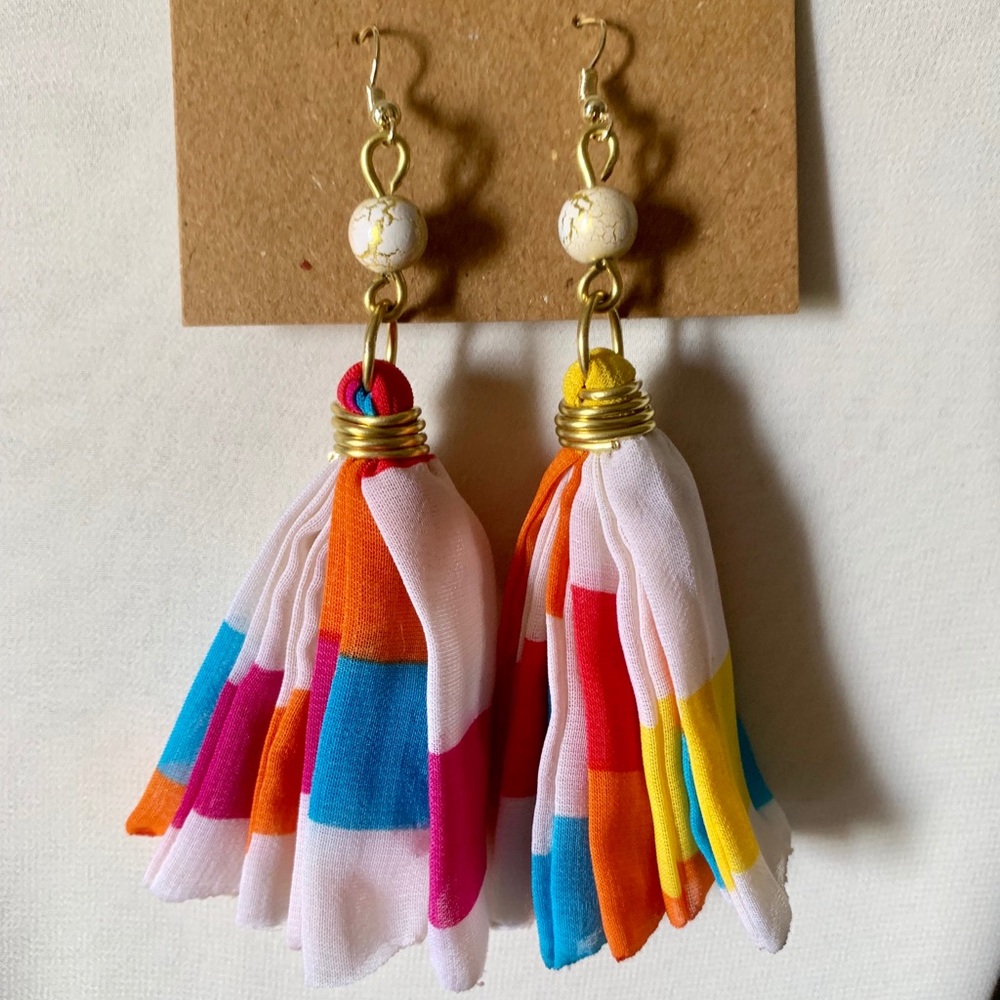 Earrings - Picture 2 of 4